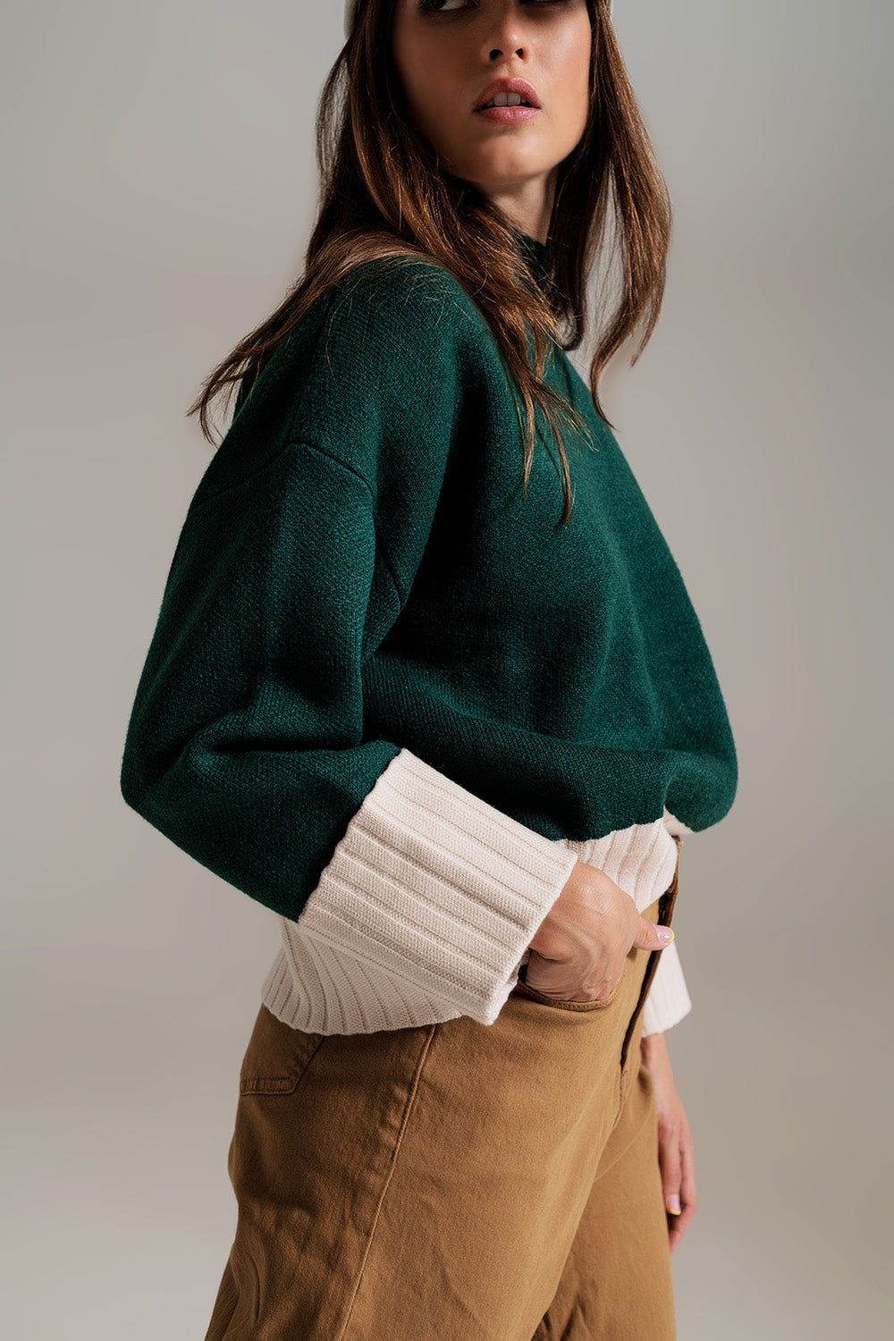 Green jumper with white ribbed cuffs and hem - Szua Store