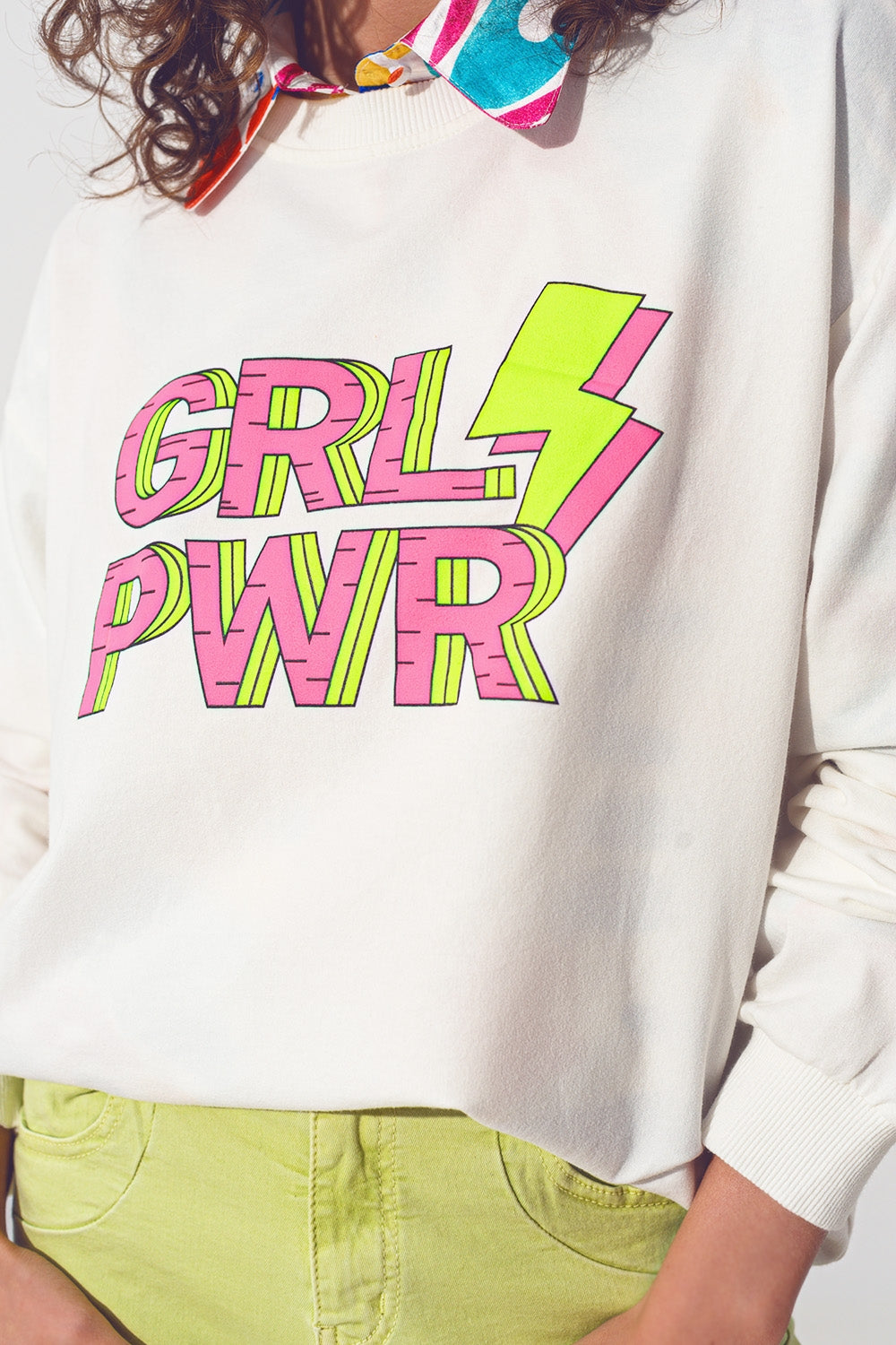 GRL PWR Text Sweatshirt in White - Szua Store