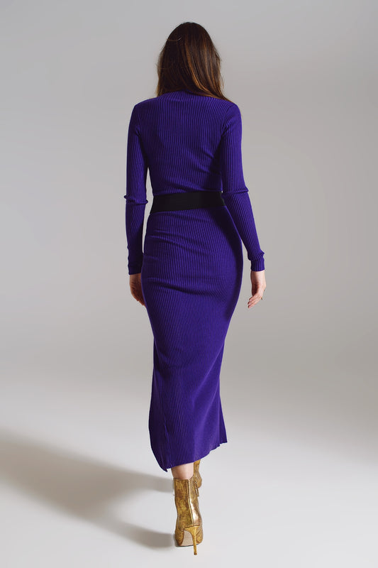 Vestido largo de punto con cuello alto en morado