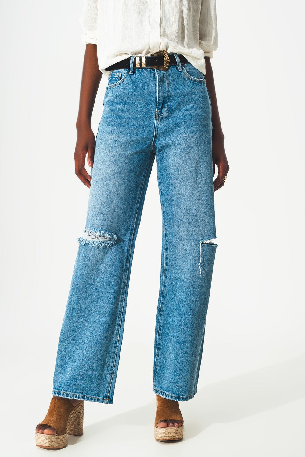 Q2 high waist straight leg jeans with ripped knee in blue