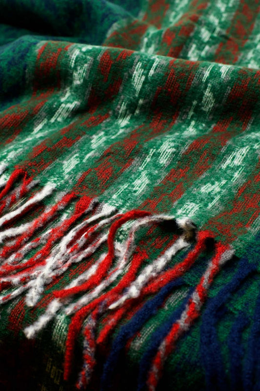Bufanda diseño pata de gallo en verde y rojo