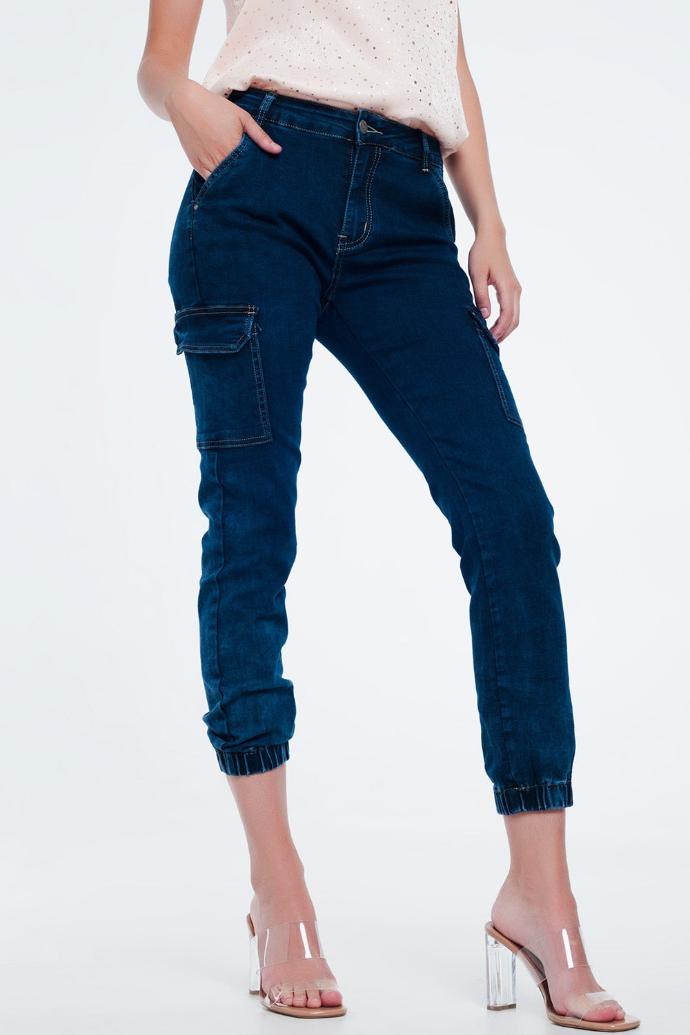 Jeans in navy with cargo pockets