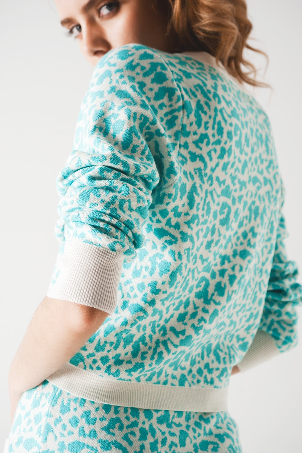 Lightweight knitted cardigan in turquoise animal print Szua Store