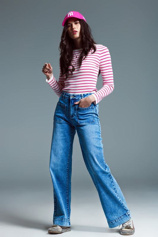 Low Waisted Jeans With Wide Leg And Marine Style Front Pockets in Mid Wash