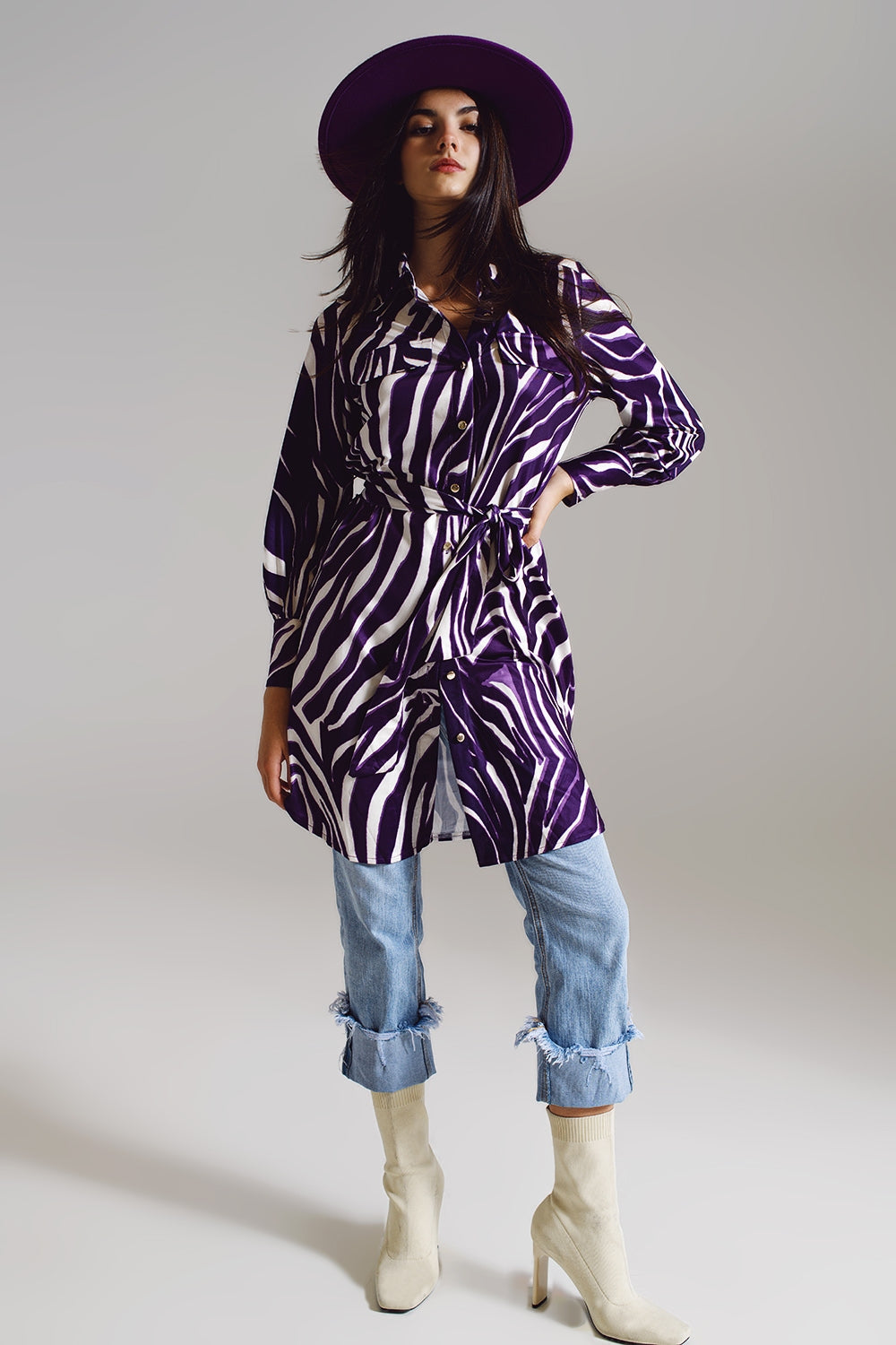 Q2 Midi short dress with zebra print in white and purple