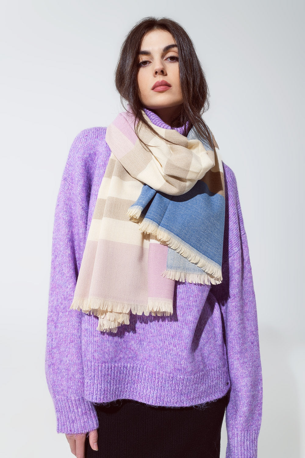 Multicolor scarf with strepes in beige and blue