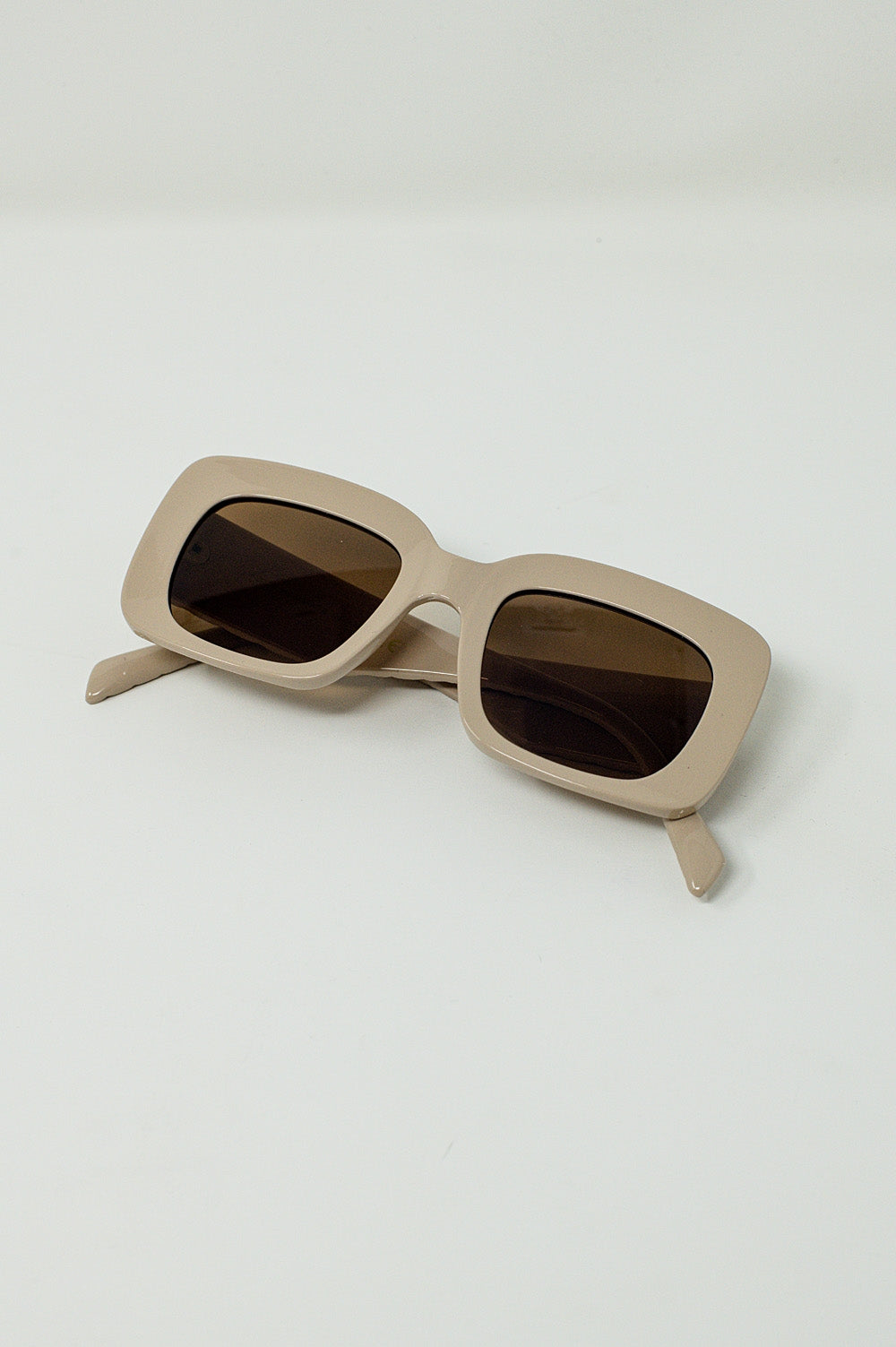 Oval Sunglasses With Smoke Lens In Beige - Szua Store