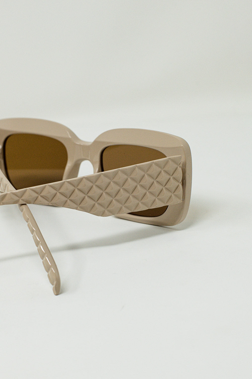 Oval Sunglasses With Smoke Lens In Beige - Szua Store