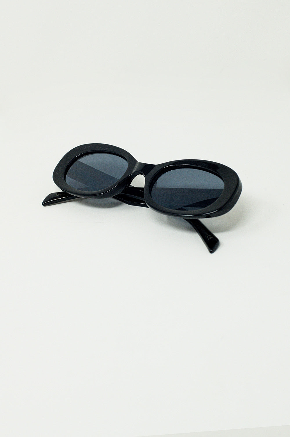 Oversized Oval Sunglasses in Black