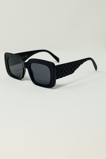 Q2 Oversized Oval Sunglasses With Side Detail in Black
