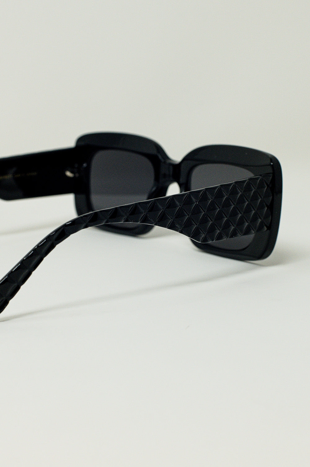 Oversized Oval Sunglasses With Side Detail in Black - Szua Store