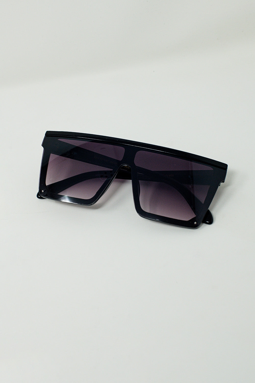 Oversized Squared 70´s Sunglasses in Black - Szua Store