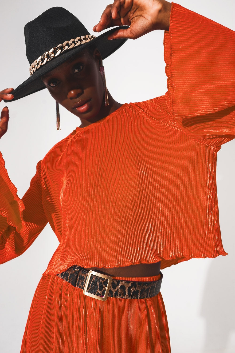 Q2 Pleated round neck crop top in orange