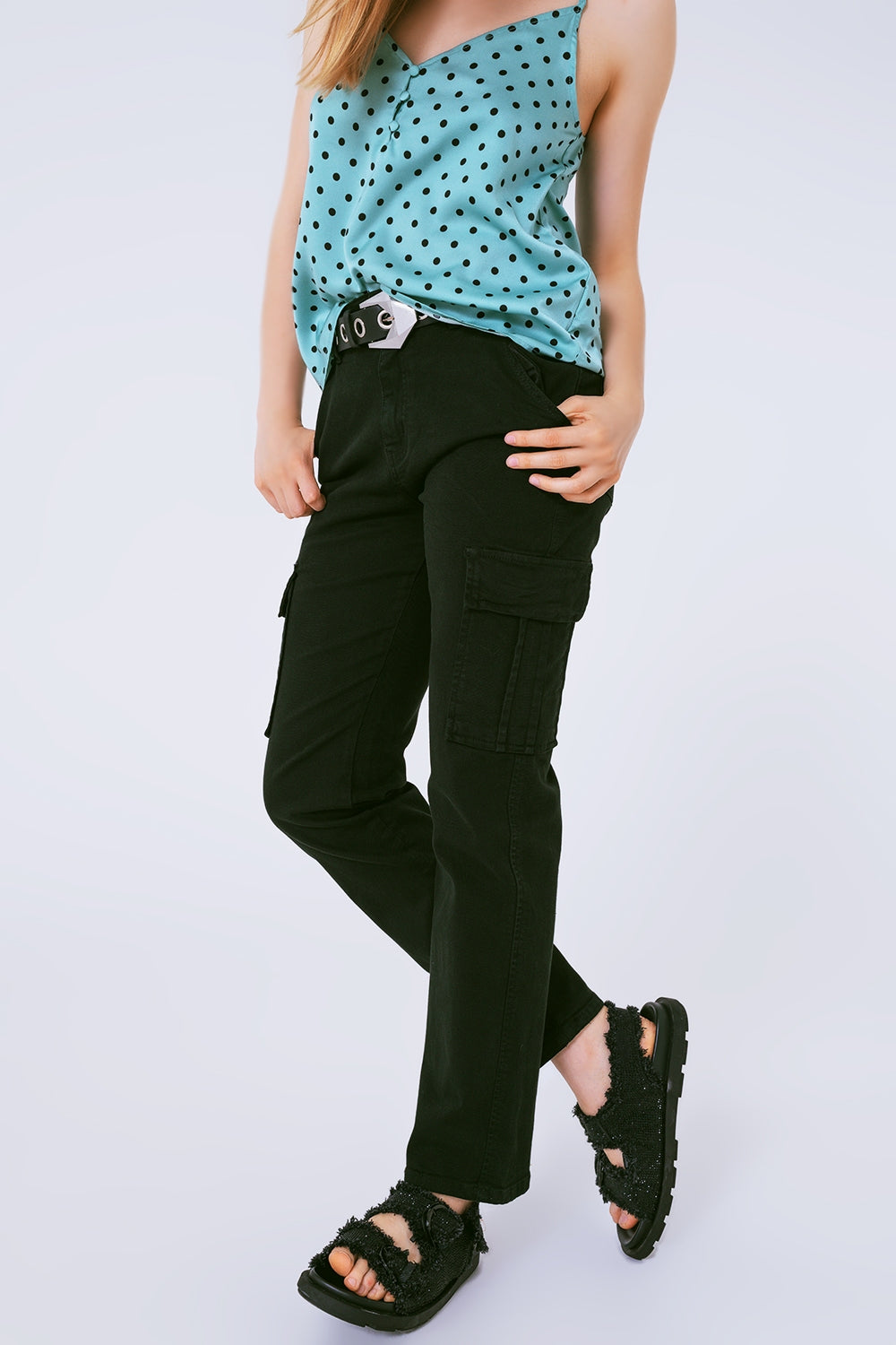Q2 Relaxed cargo pants in black