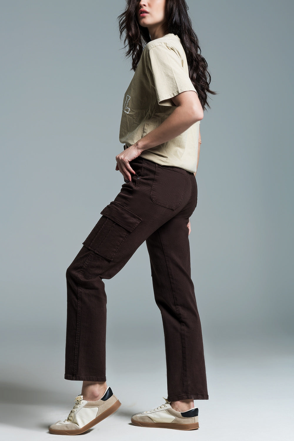 Relaxed cargo pants in dark brown