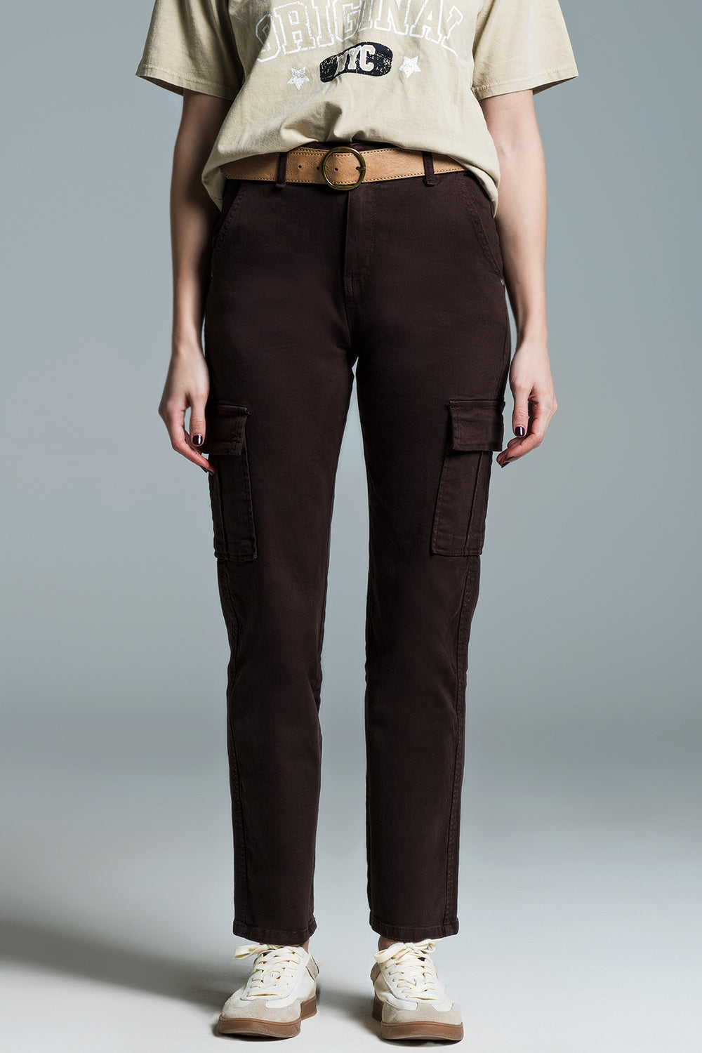 Relaxed cargo pants in dark brown