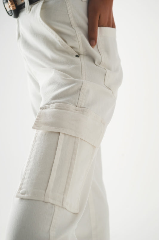 Relaxed cargo pants in white - Szua Store