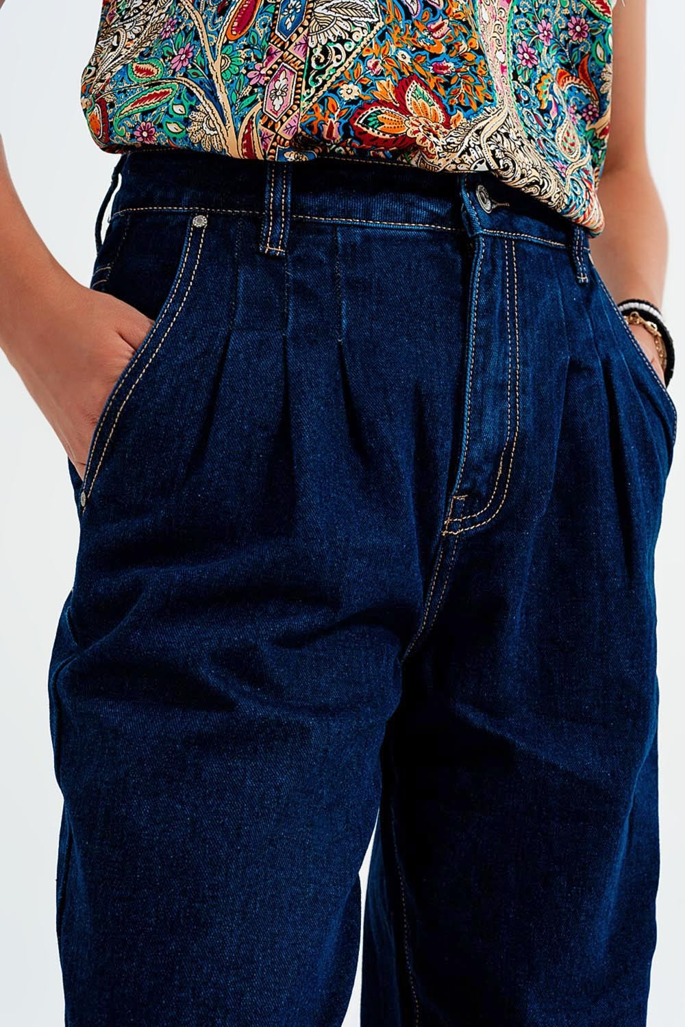 Relaxed fit pleat front jeans in dark blue Szua Store