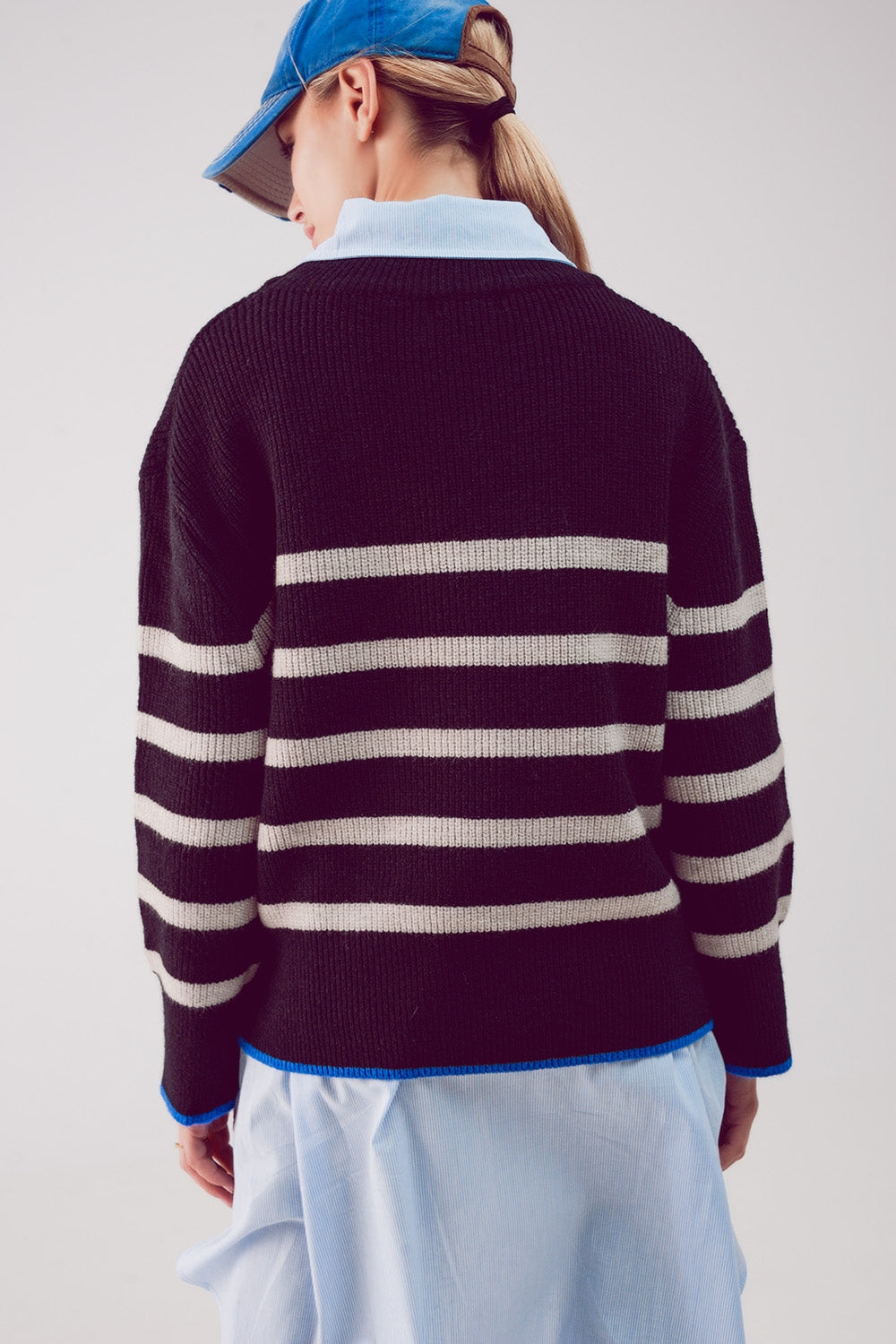 Relaxed jumper in stripe pattern in black Szua Store