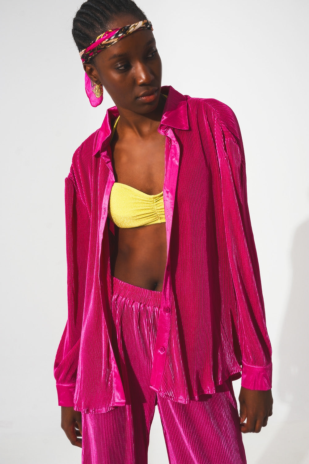 Q2 Relaxed pleated satin shirt in fuchsia