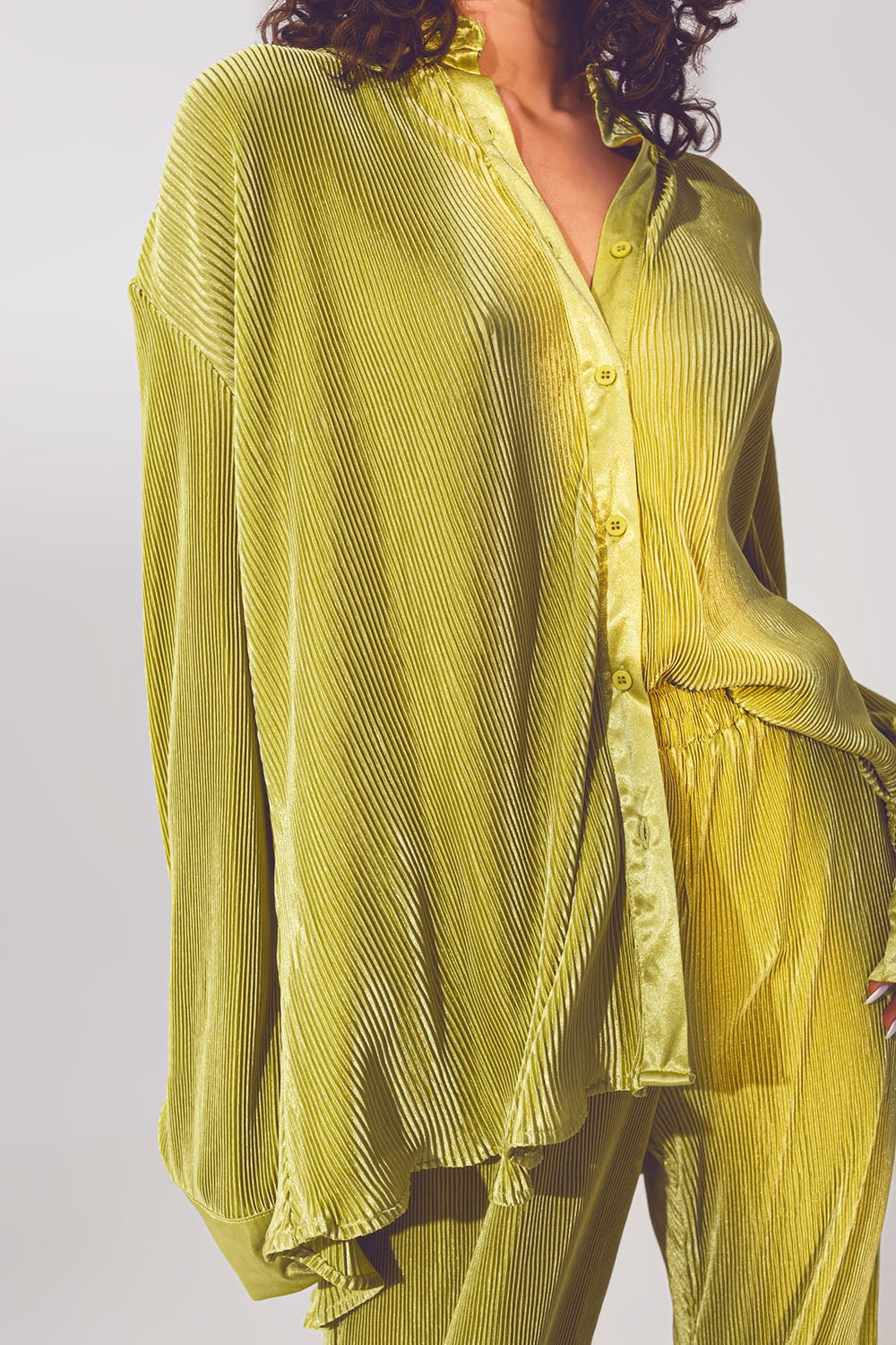 Relaxed Pleated Satin Shirt in Green - Szua Store