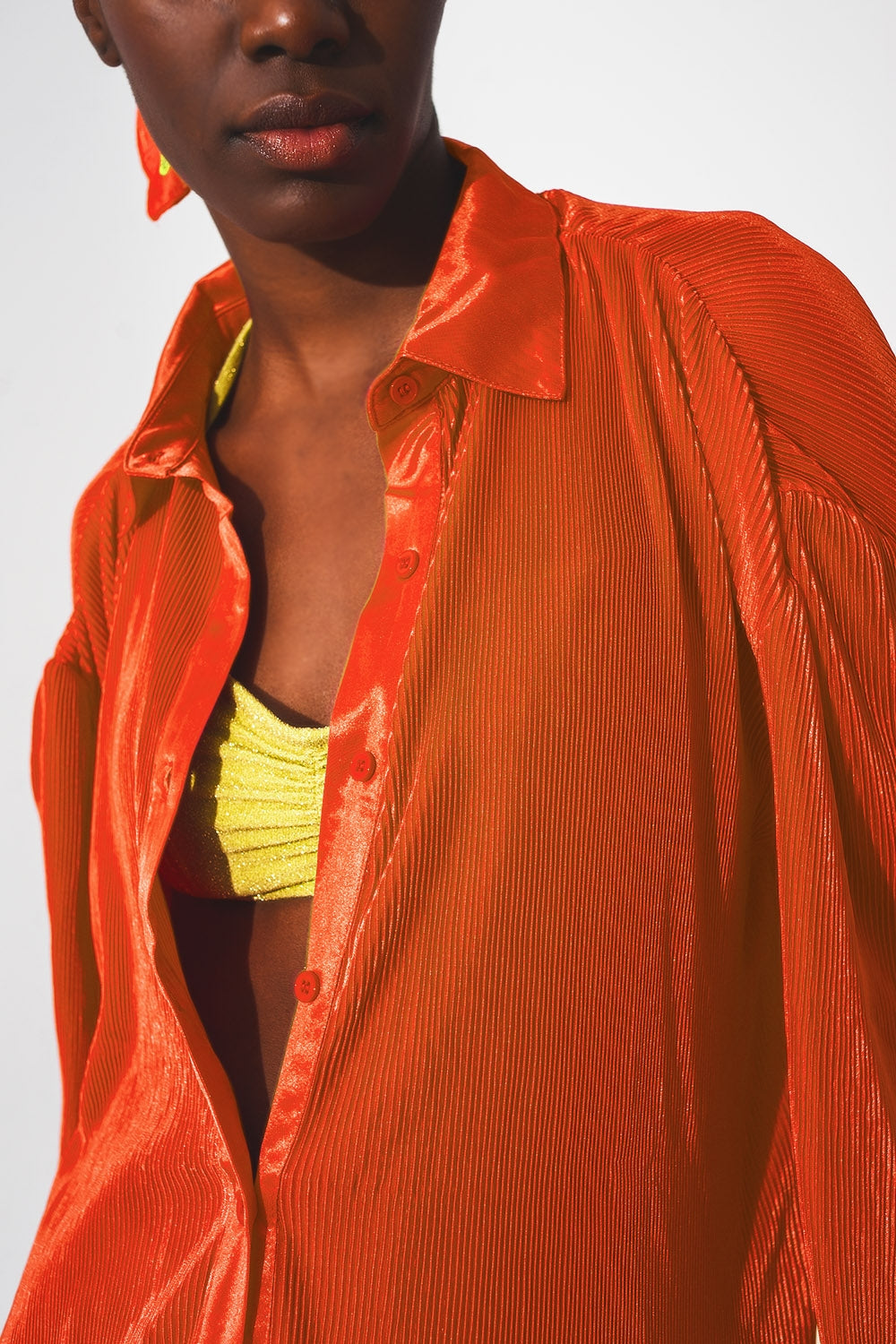 Relaxed pleated satin shirt in orange - Szua Store