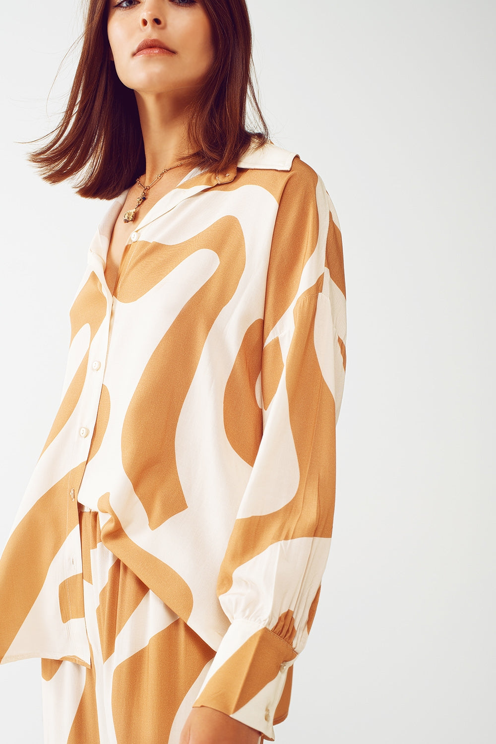 Relaxed Shirt in Beige Abstract Print - Szua Store