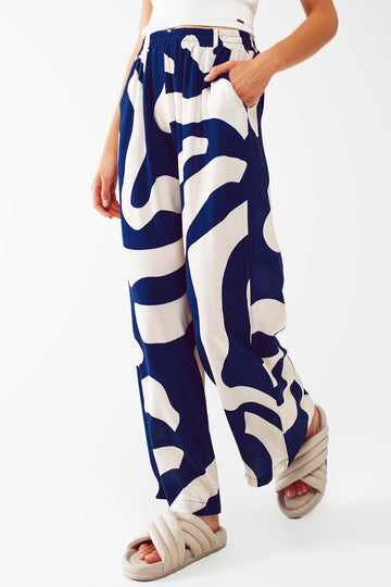 Q2 Relaxed Wide Leg Pants in blue Abstract Print