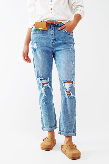 Q2 Ripped knee straight leg jeans in light blue wash