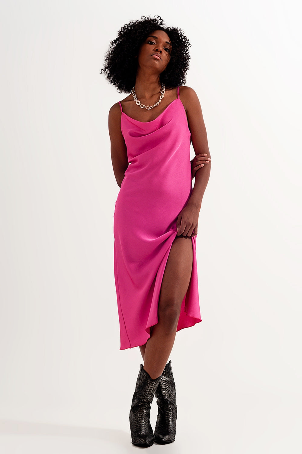 Q2 Satin cami strap mini dress in fucsia