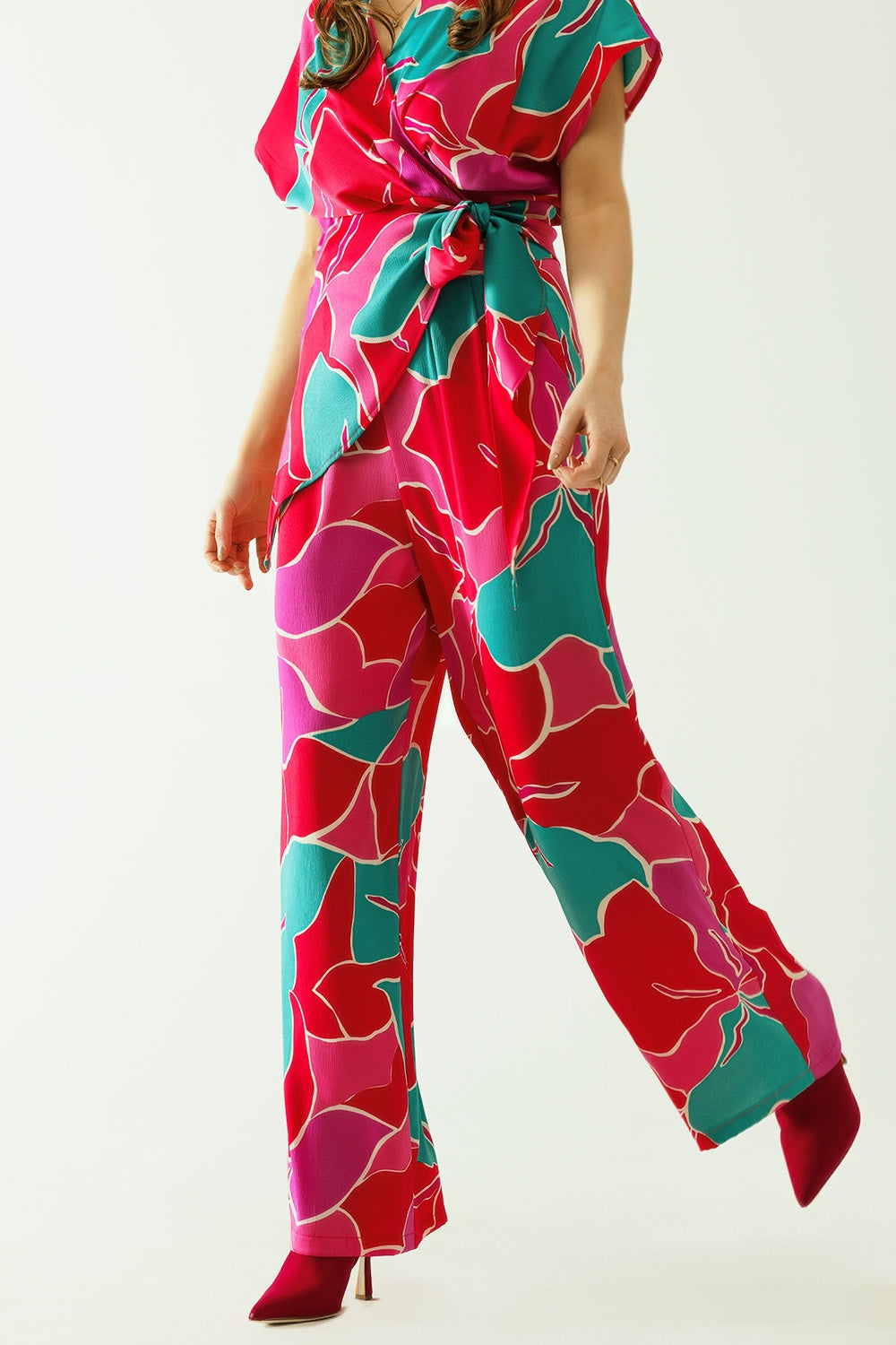 Satin Colored wide leg pant with floral designs