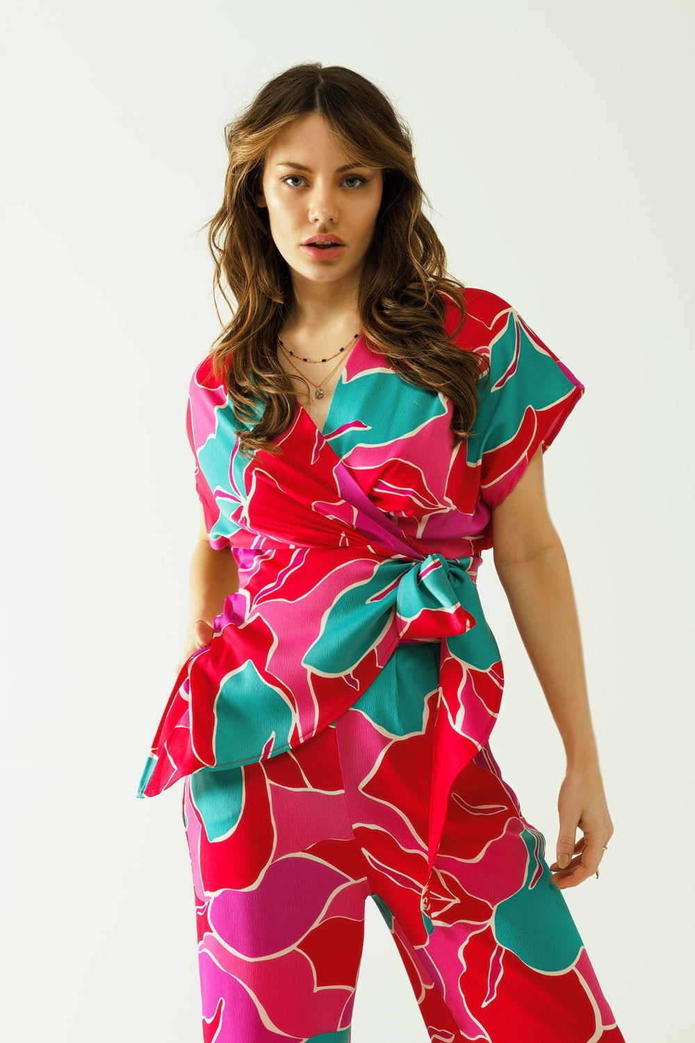 Q2 Satin Short sleeves top with floral design and a knot detail