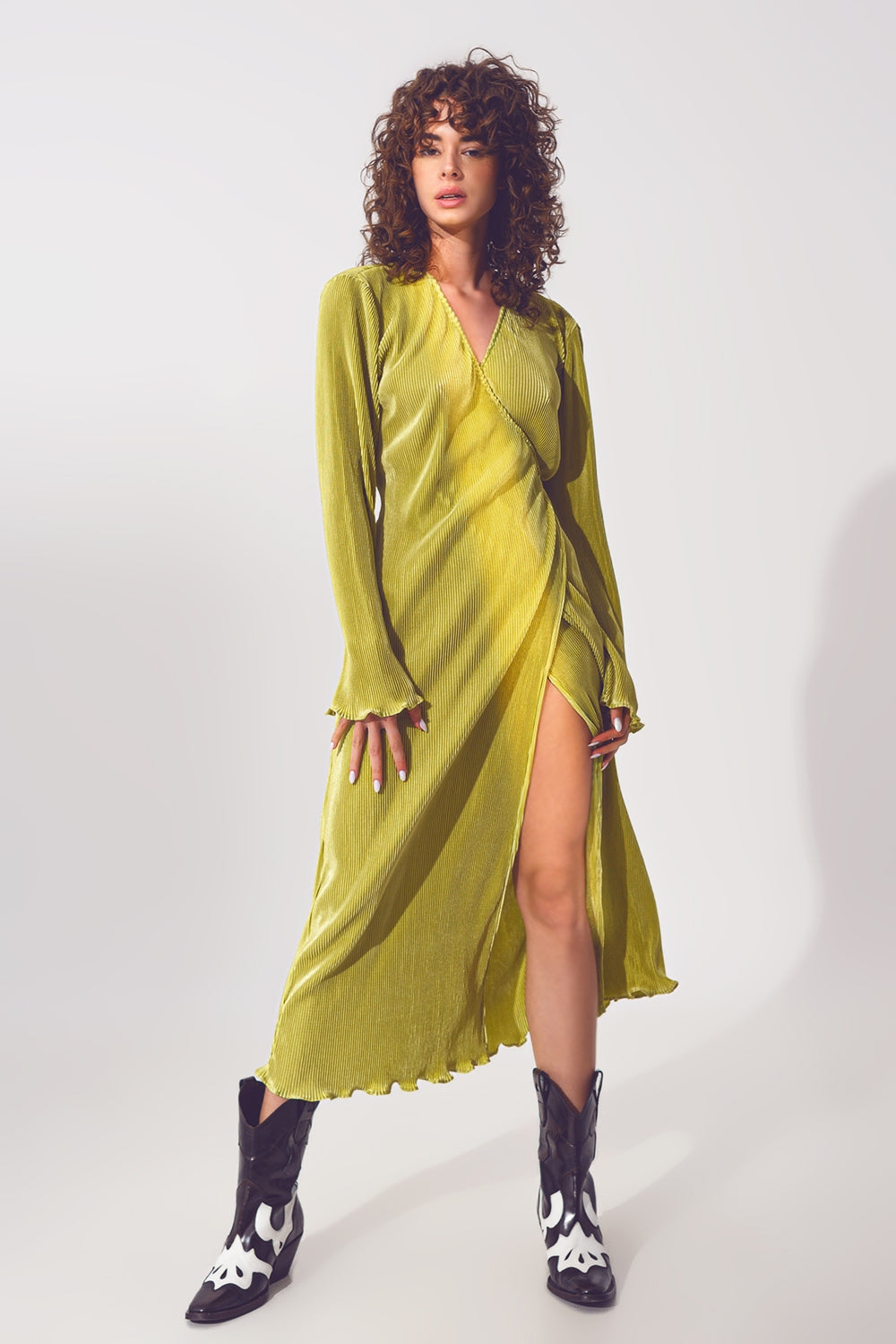 Q2 Satin Wrap Detail Pleated Dress in Green