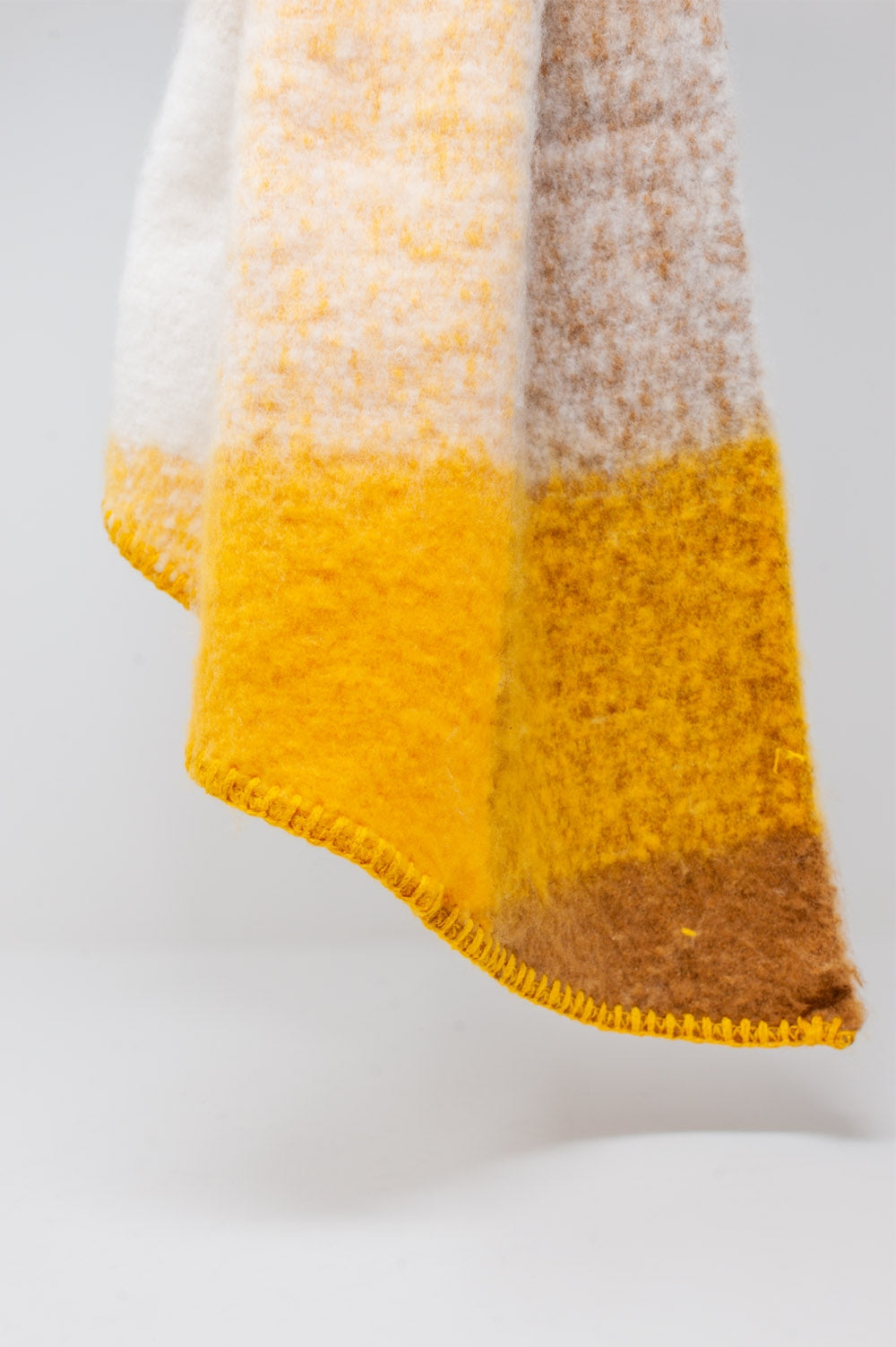 Scarf in beige and yellow Szua Store