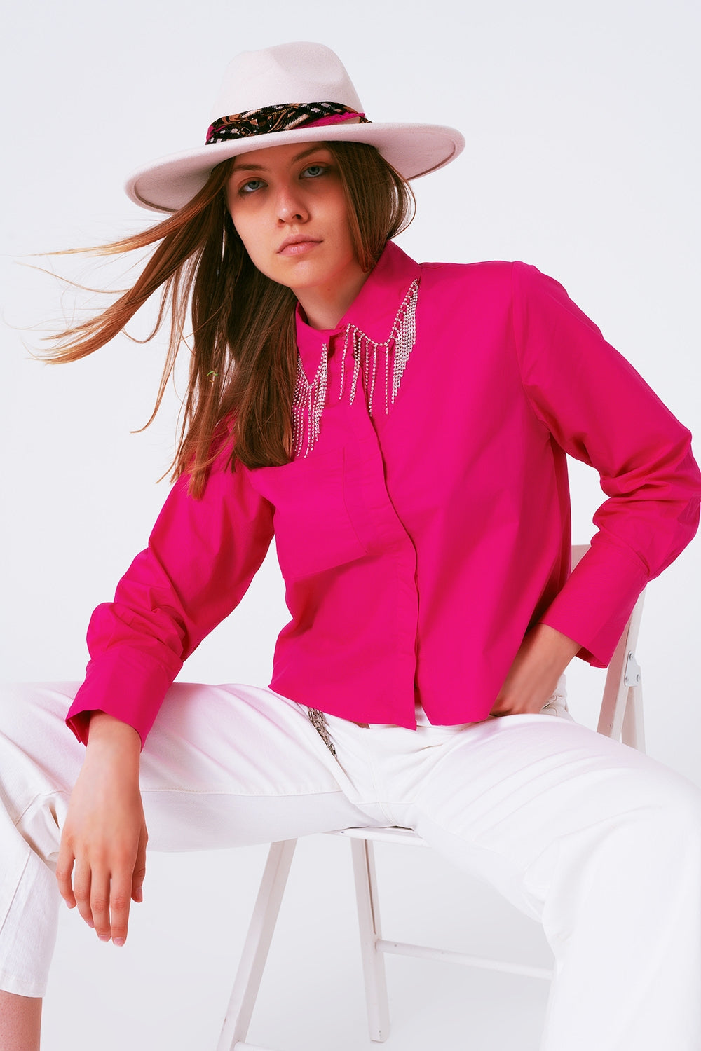 Q2 Shirt With Fringe strass Collar in Fuxia