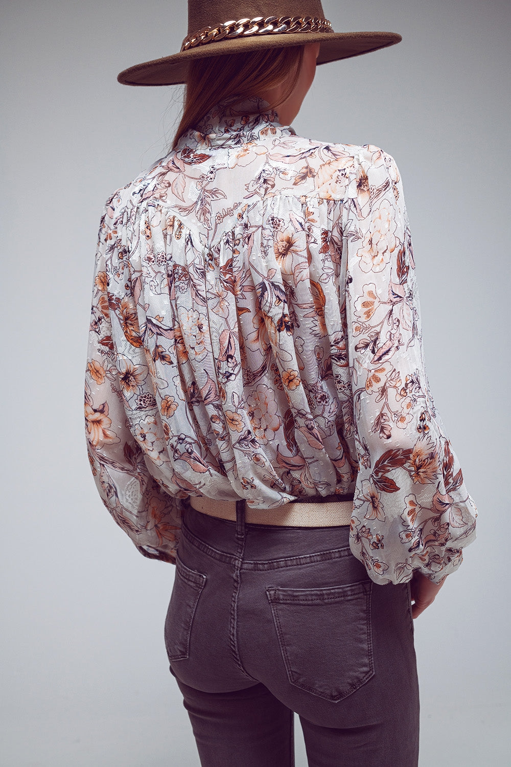 Shirt With Tie Neck And Long Sleeves In Cream Flower Print - Szua Store