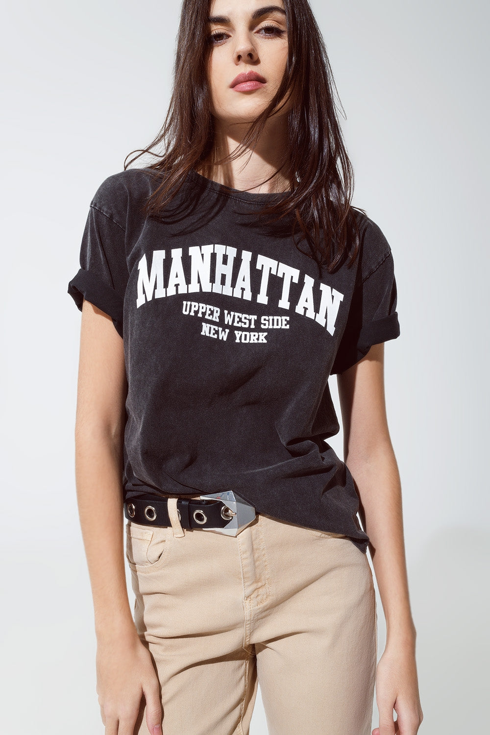 Q2 Short Sleeve T-shirt With Graphic Text Manhattan In The Front In Vintage Black