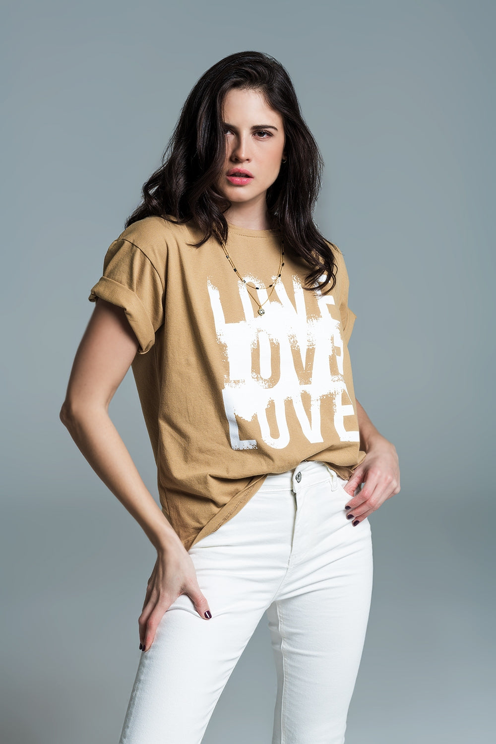 Camiseta de Manga Corta con Texto Love en el Delantero en Beige