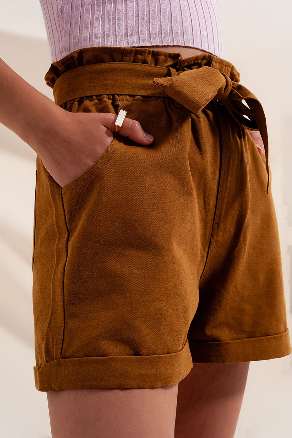 Shorts with belted waist in camel Szua Store