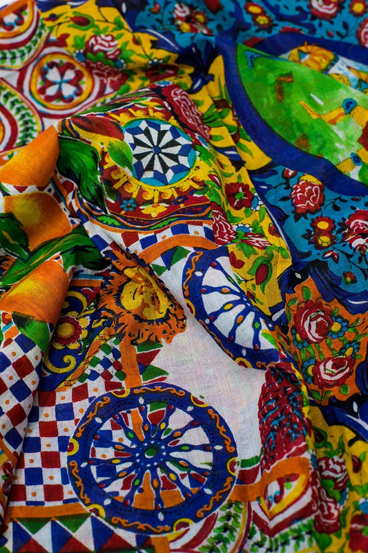 Bufanda sedosa con estampado abstracto multicolor