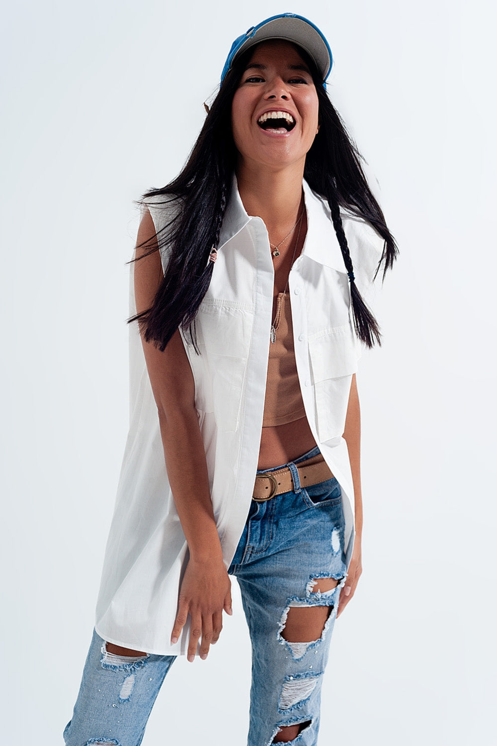 Q2 Sleeveless white poplin shirt with shoulder pads and utility pockets