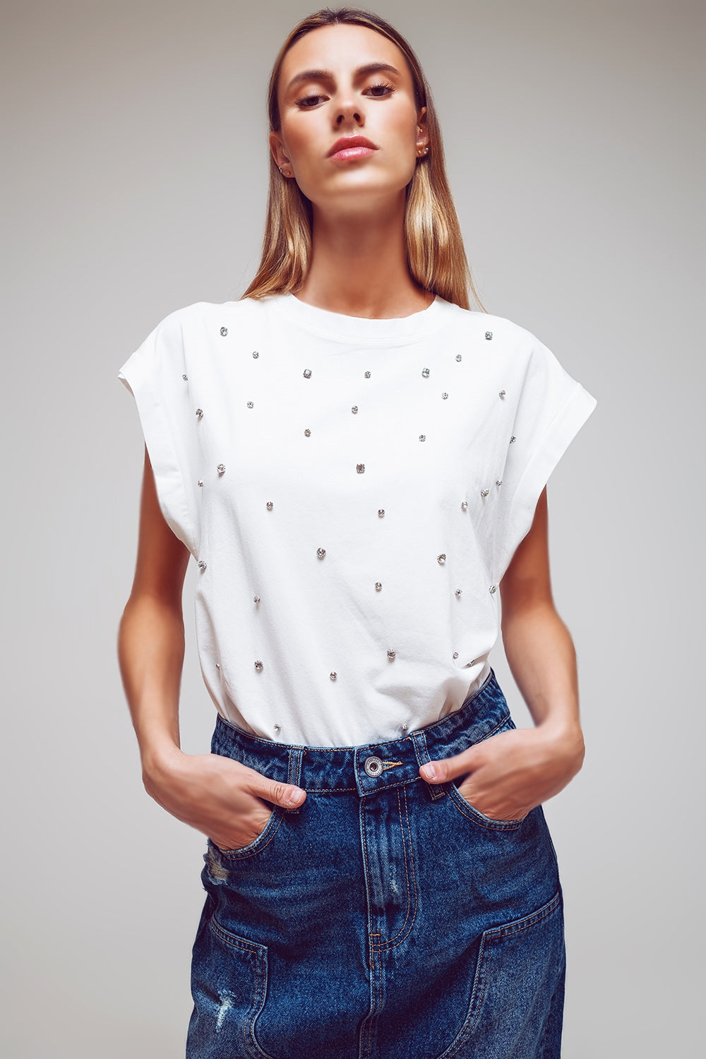 Q2 Sleevless T-shirt With Strass Detail in White