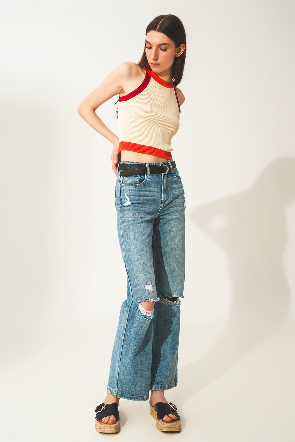 Straight jean in medium wash with rip and split hem - Szua Store