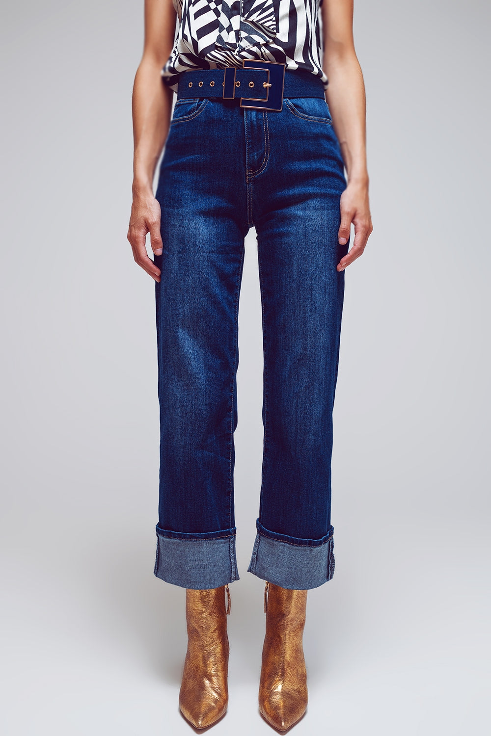 Q2 Straight Jeans with Folded Hem in Mid Blue Wash