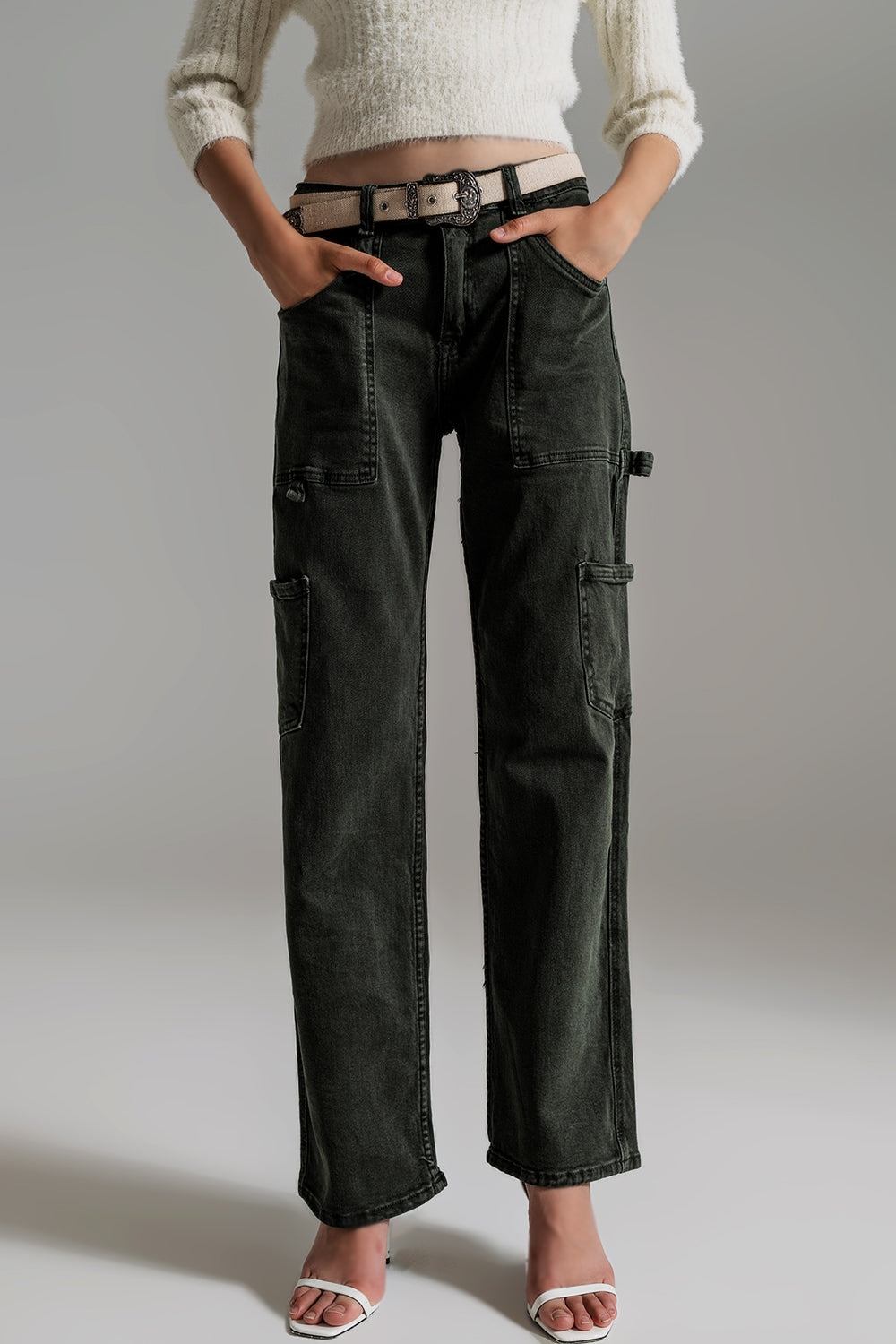 Q2 Straight Leg Cargo Pants in dark green