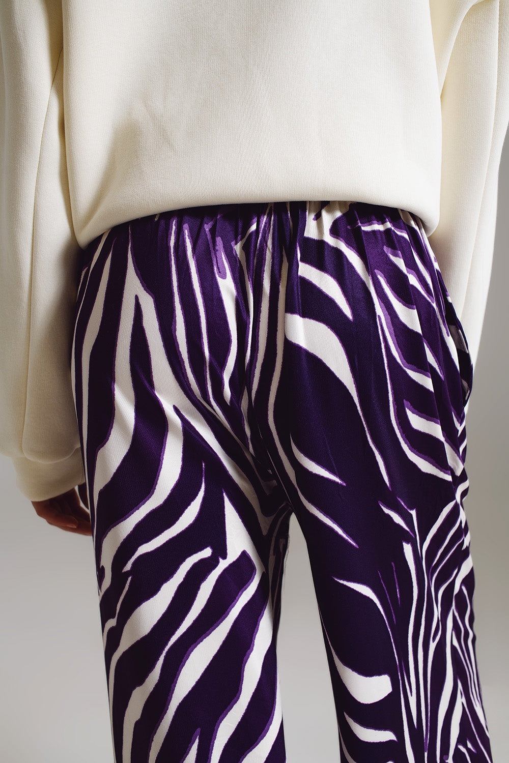 Pantalón Recto con estampado de cebra en Morado y Blanco