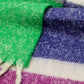Bufanda gruesa a rayas en azul, verde y morado