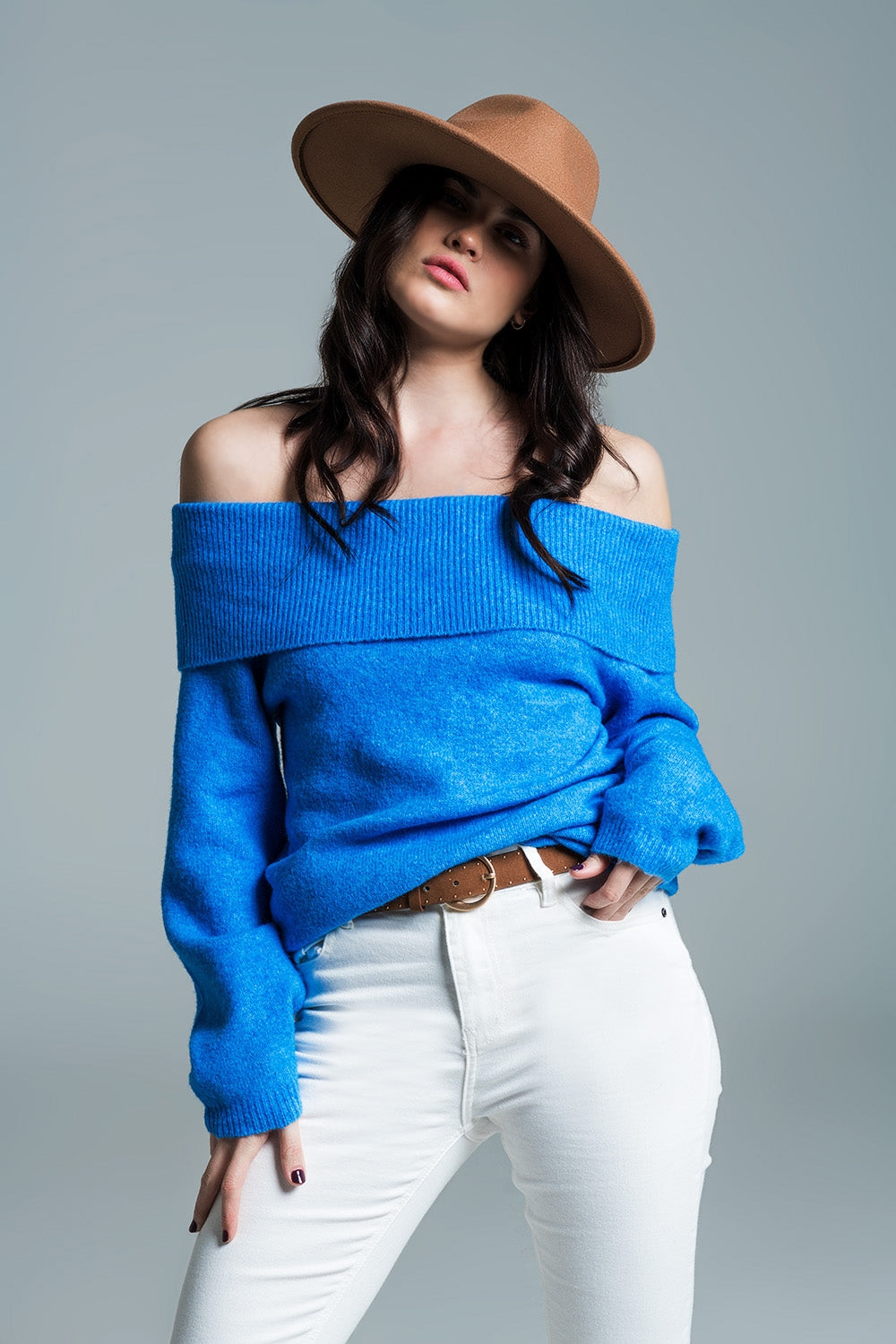 Q2 Super soft relaxed blue sweater with boat neckline
