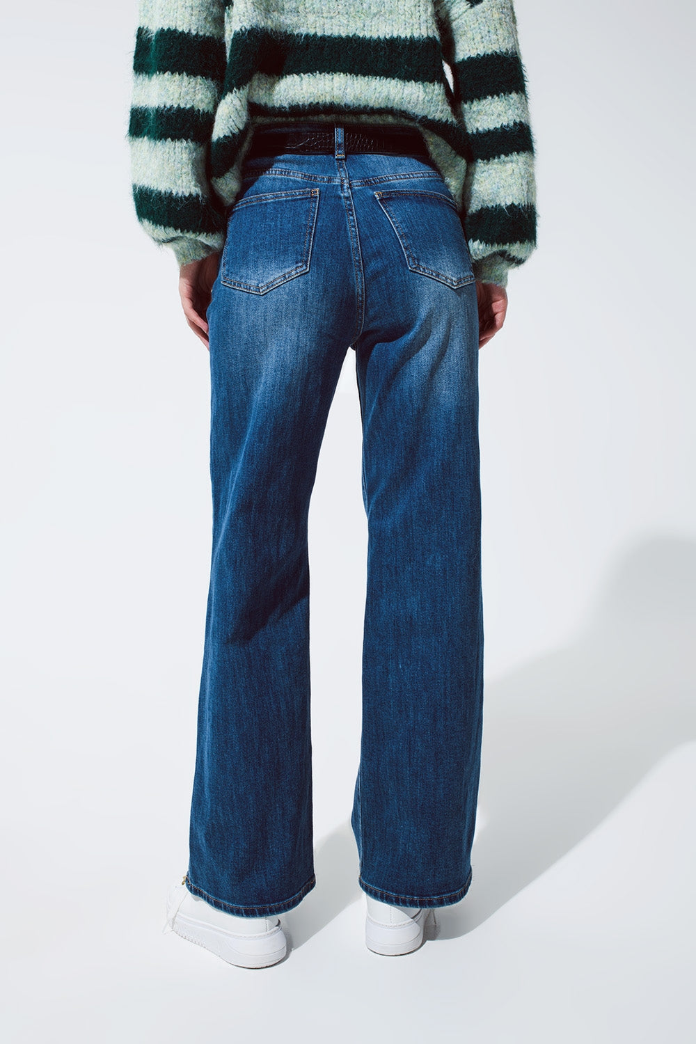 Super Straight Leg basic Jeans In Mid Wash