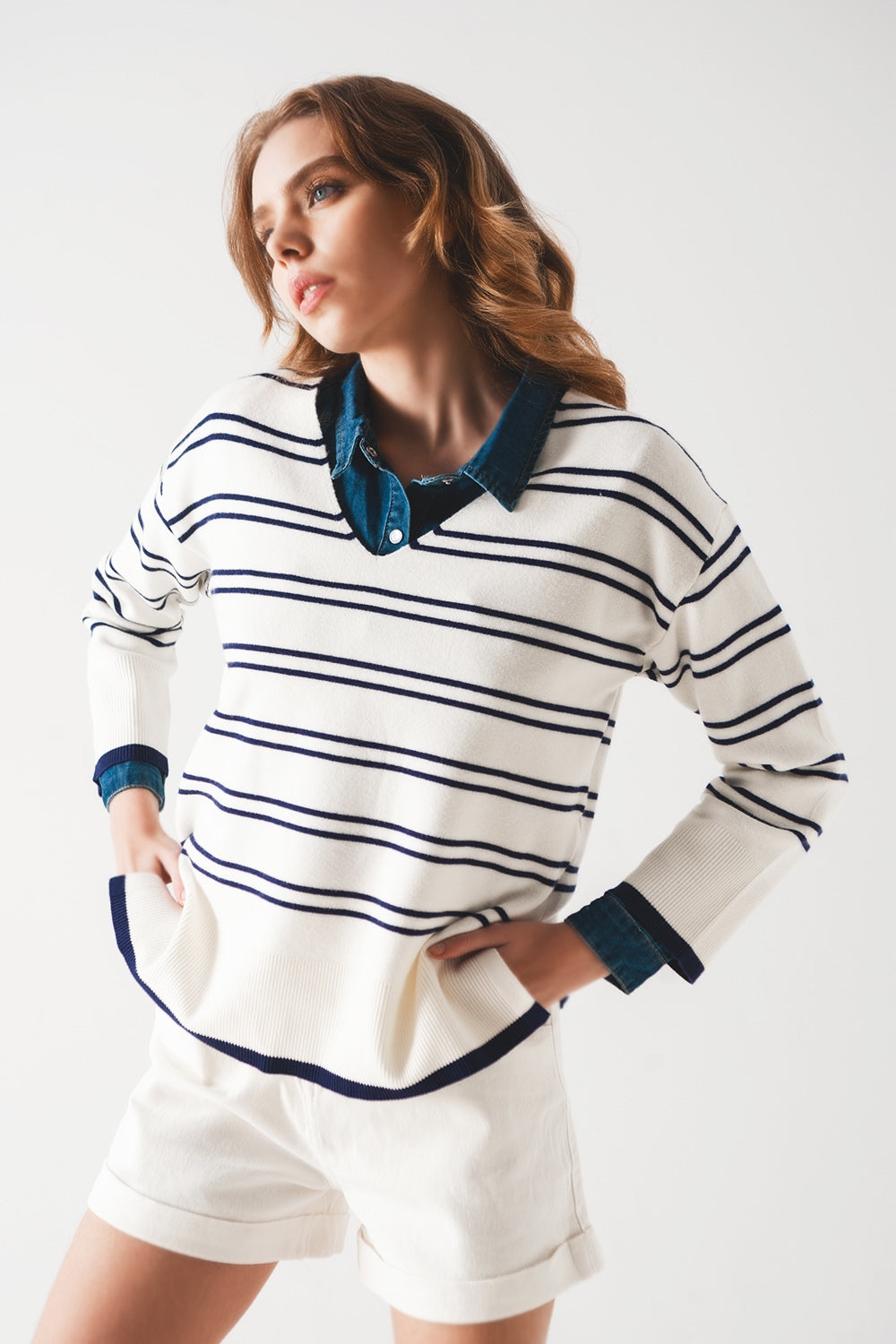 Sweater in white with navy stripe Szua Store
